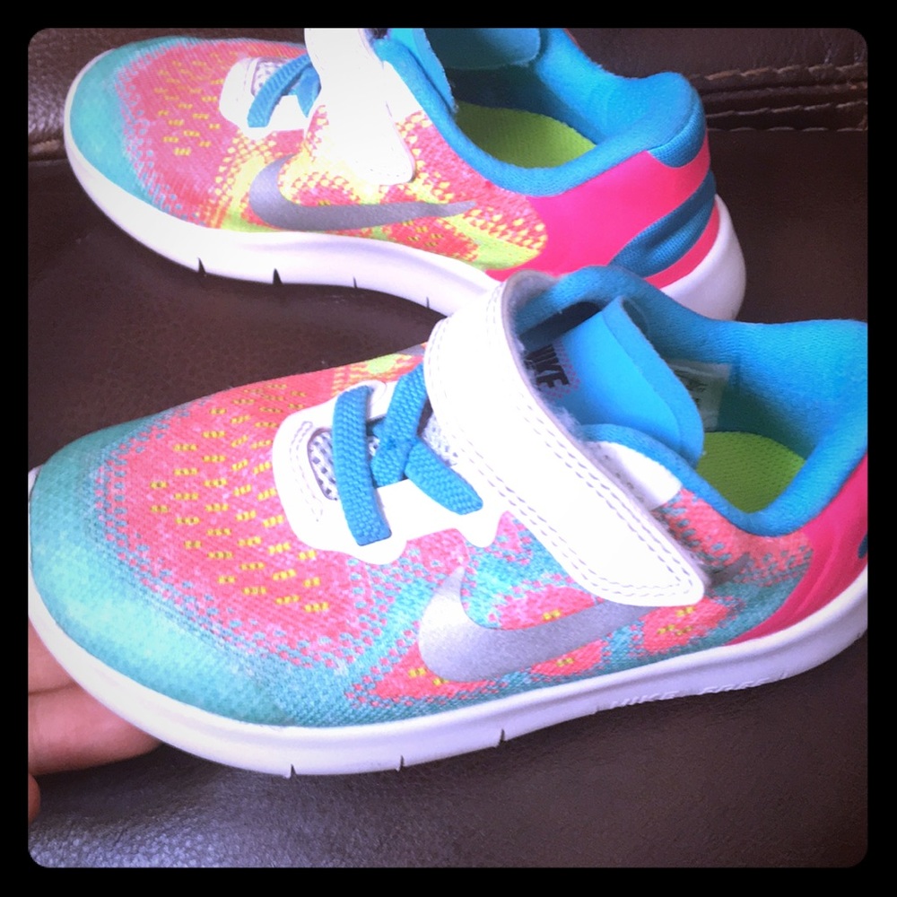 Nike kids shoes  great condition size 9c